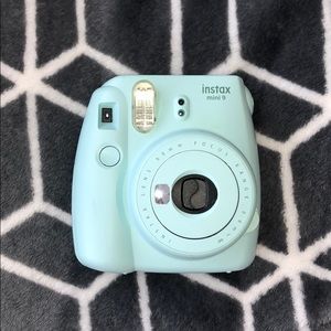 Polaroid camera 📷